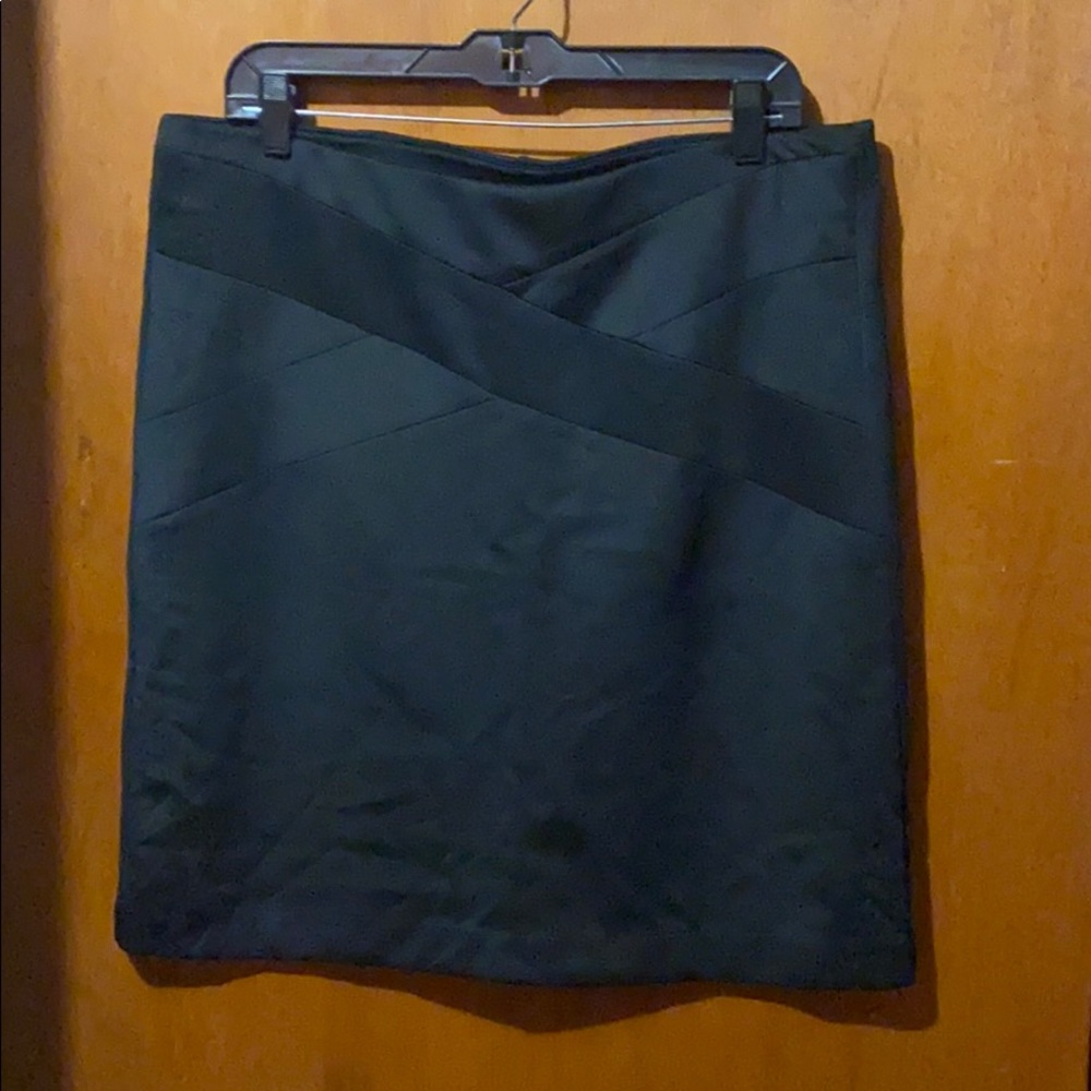 Pull on black skirt
